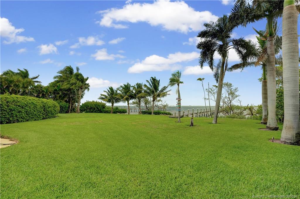 12 N Sewalls Point Road