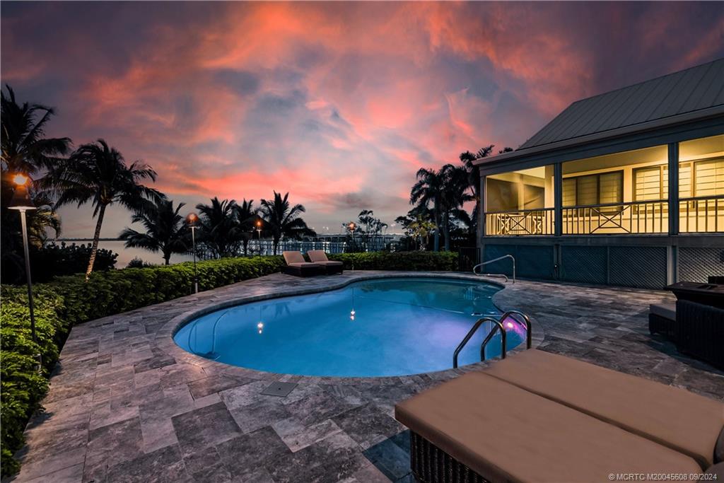 12 N Sewalls Point Road