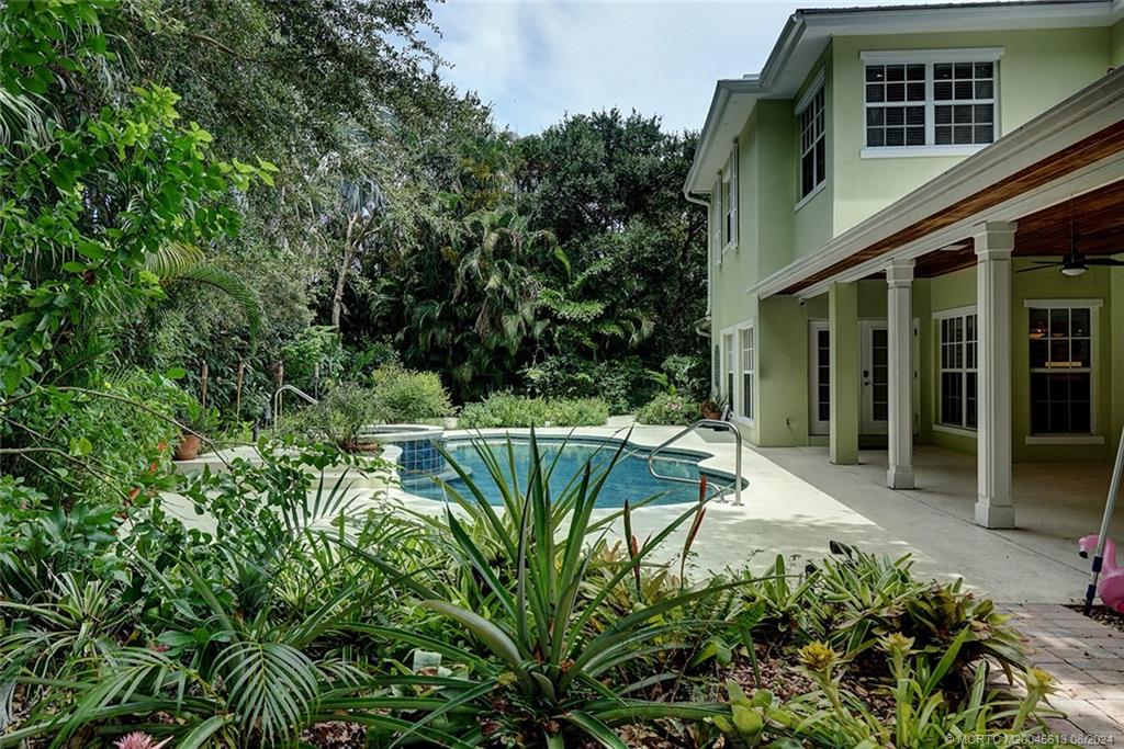 23 Castle Hill Way