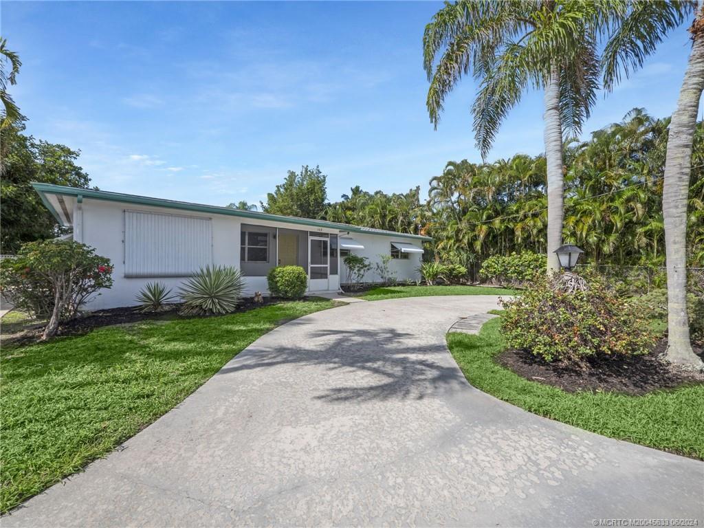 165 SW Cabana Point Circle