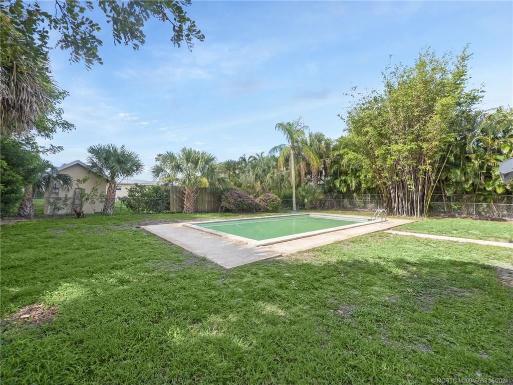 165 SW Cabana Point Circle