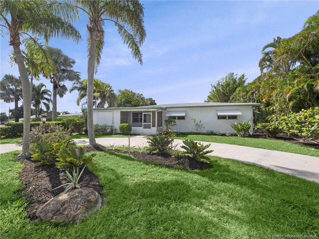 165 SW Cabana Point Circle