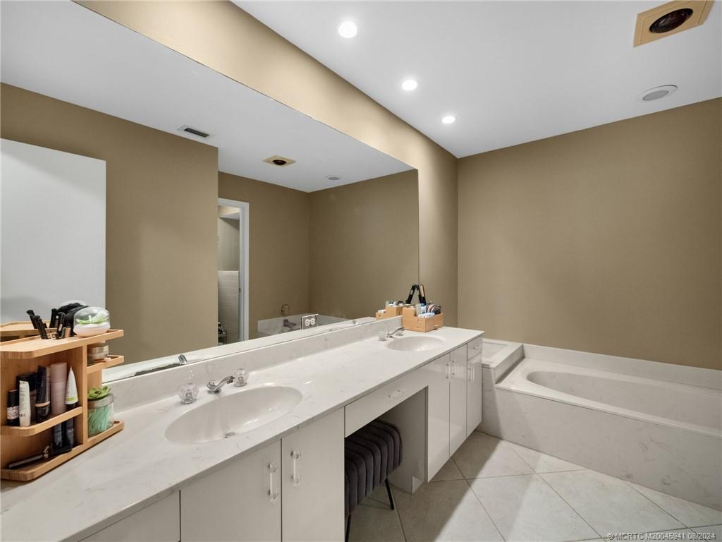 2361 SW Starling Drive