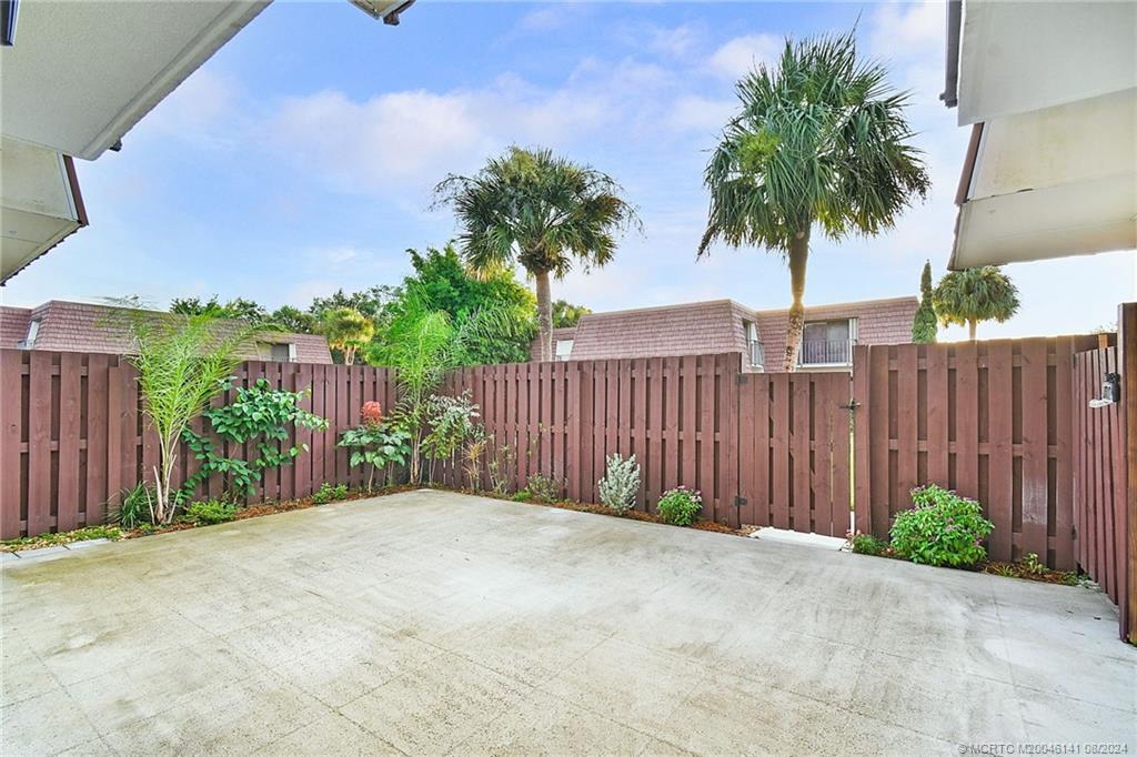 3041 SW Sunset Trace Circle