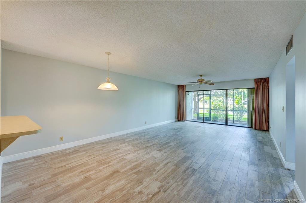 3061 SE Aster Lane 304