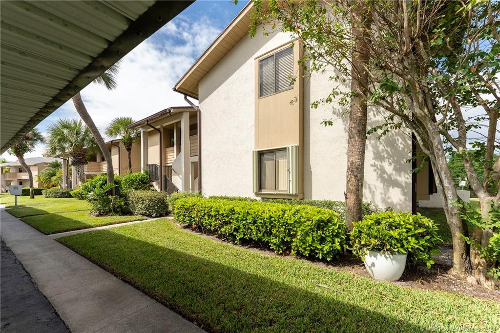 3061 SE Aster Lane 304