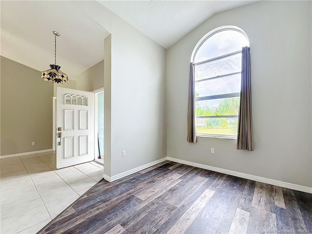 5204 Silver Oak Drive