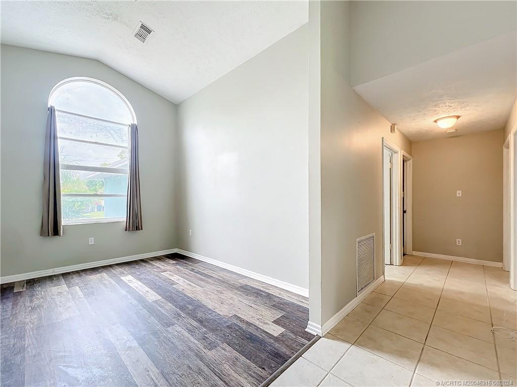 5204 Silver Oak Drive