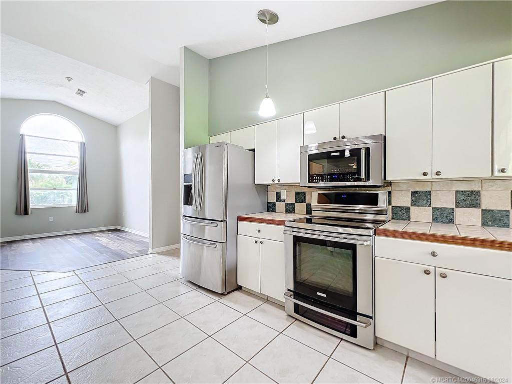 5204 Silver Oak Drive