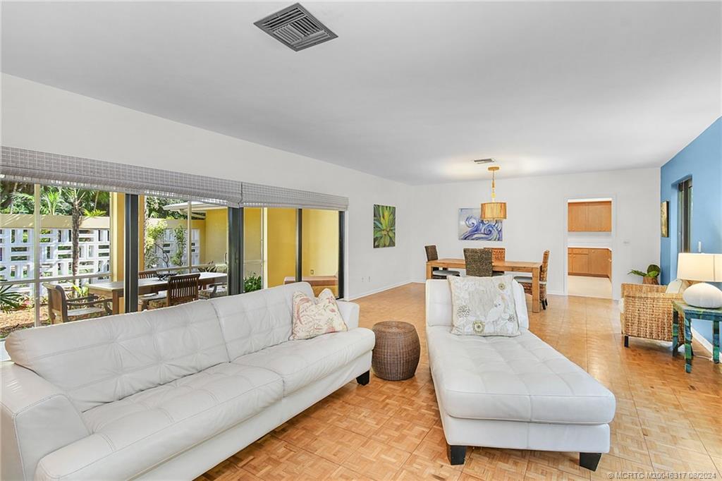 8 Miramar Road