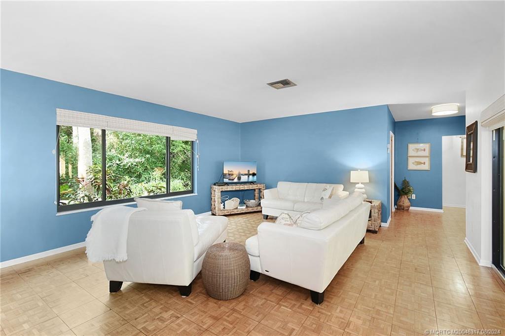 8 Miramar Road