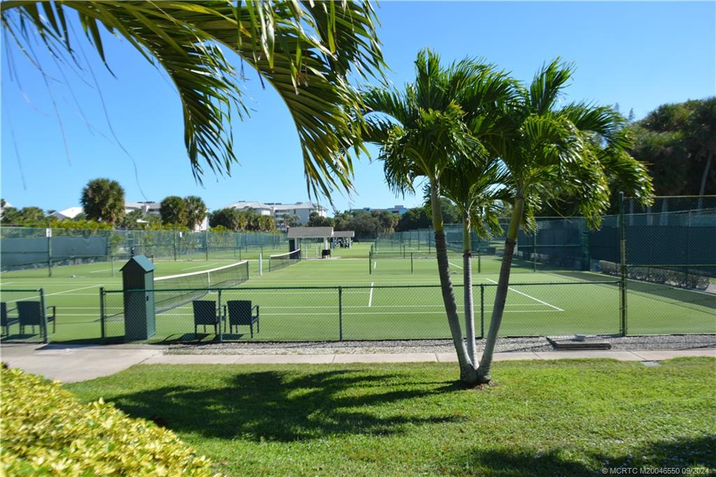 40 NE Plantation Road 404