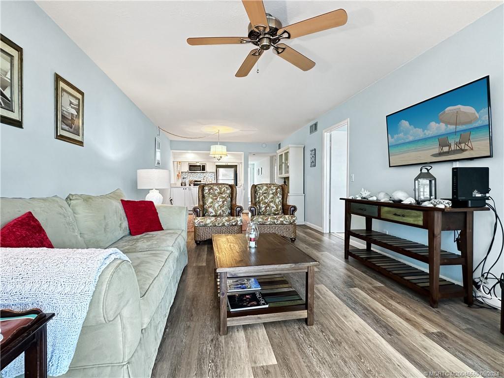 40 NE Plantation Road 404