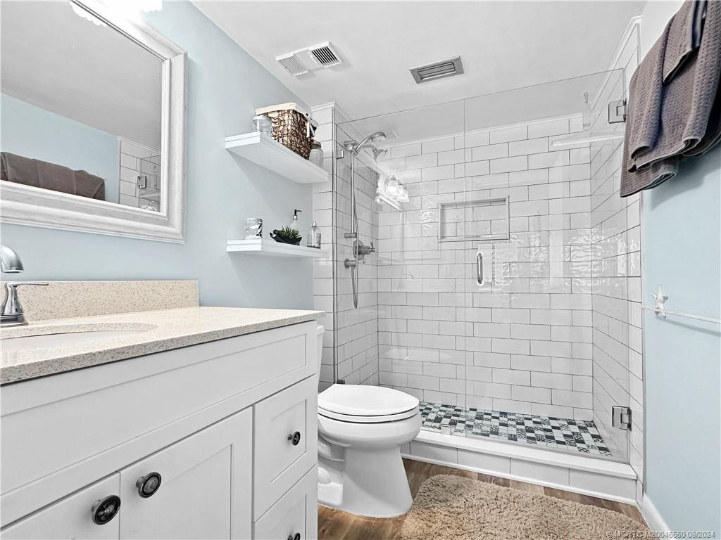 40 NE Plantation Road 404