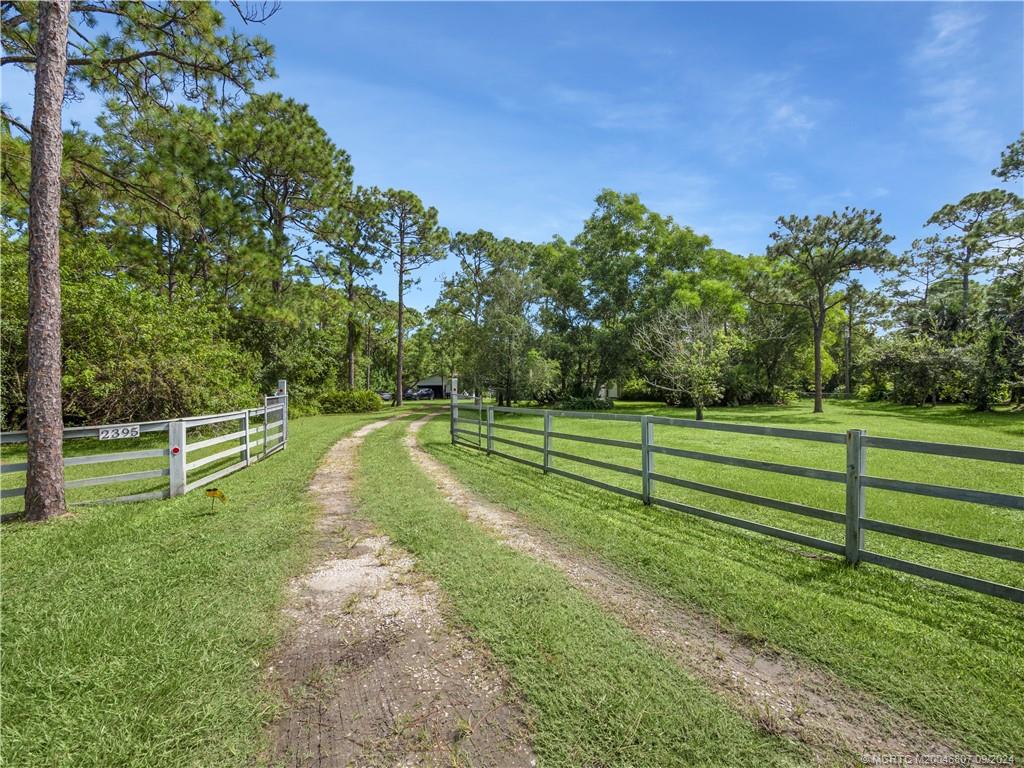 2395 SW Ranch Trail
