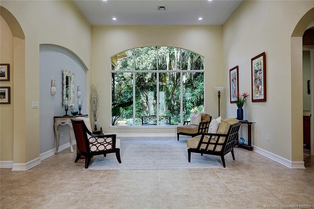 8220 SW Cattleya Drive
