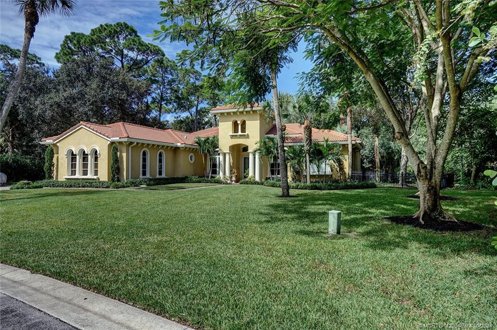 8220 SW Cattleya Drive