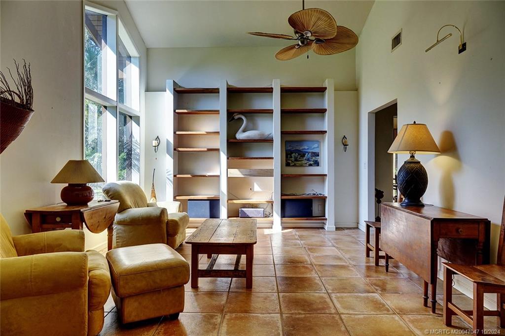10 Emarita Way