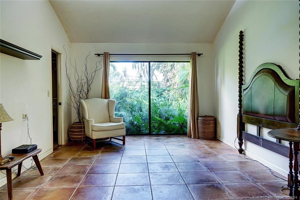 10 Emarita Way