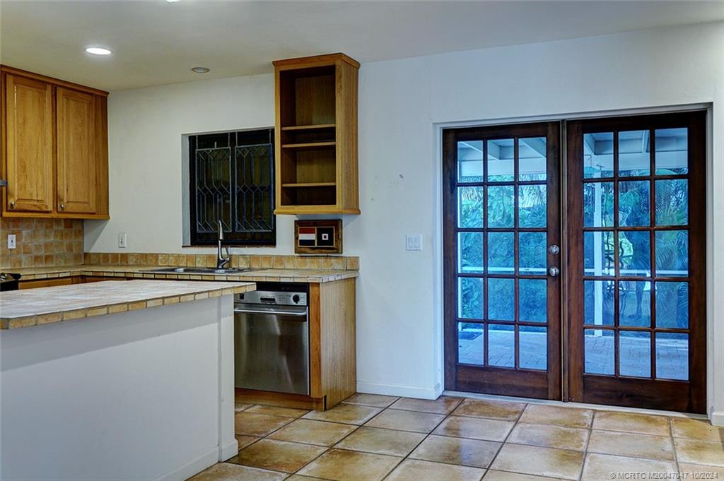 10 Emarita Way