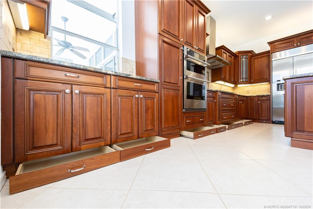 2352 SW Danforth Circle