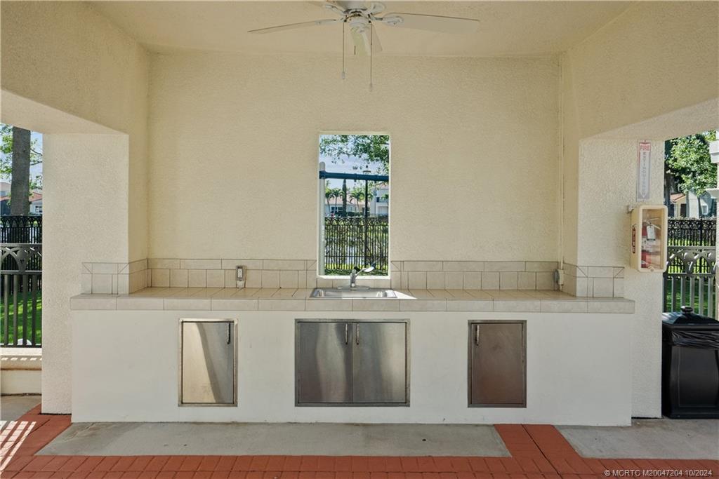 4925 Pacifico Ct