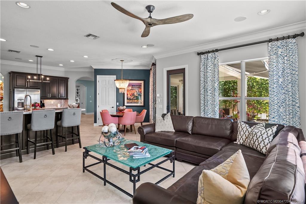 4925 Pacifico Ct