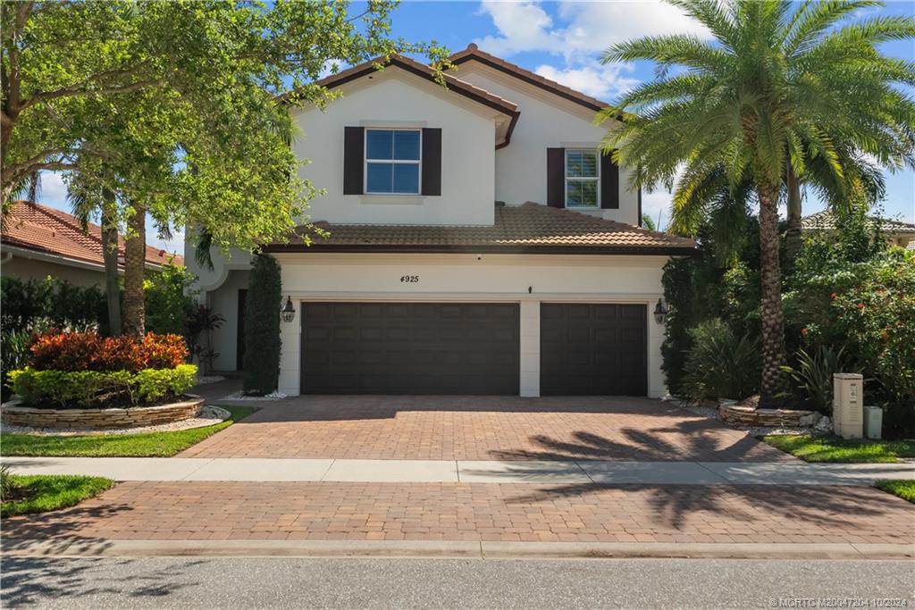 4925 Pacifico Ct