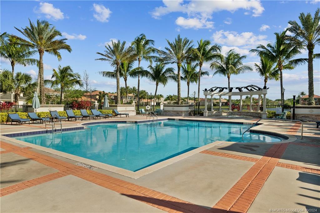 4925 Pacifico Ct