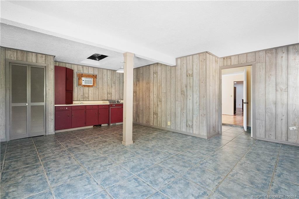1620 NW River Trail