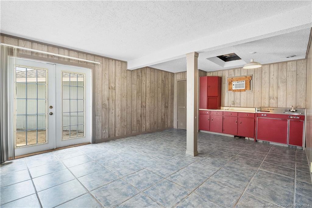 1620 NW River Trail