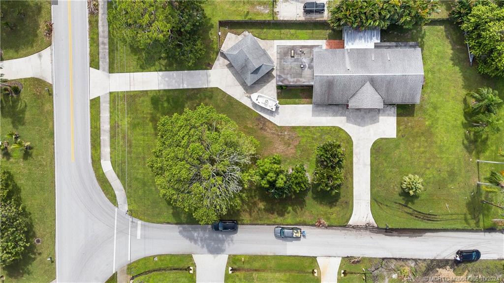 1620 NW River Trail