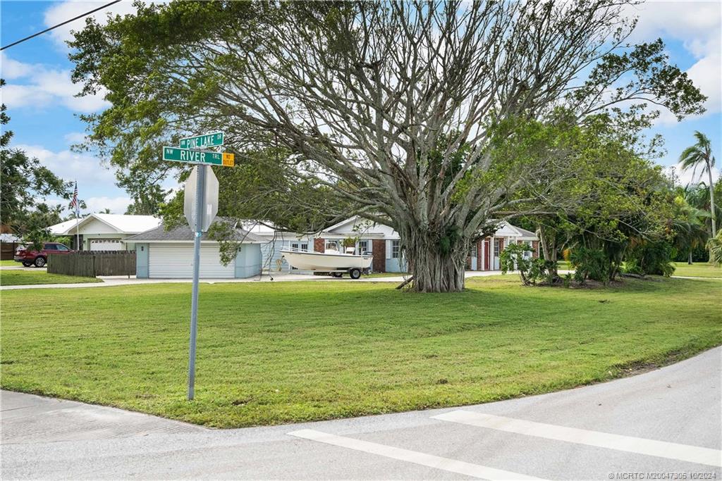 1620 NW River Trail