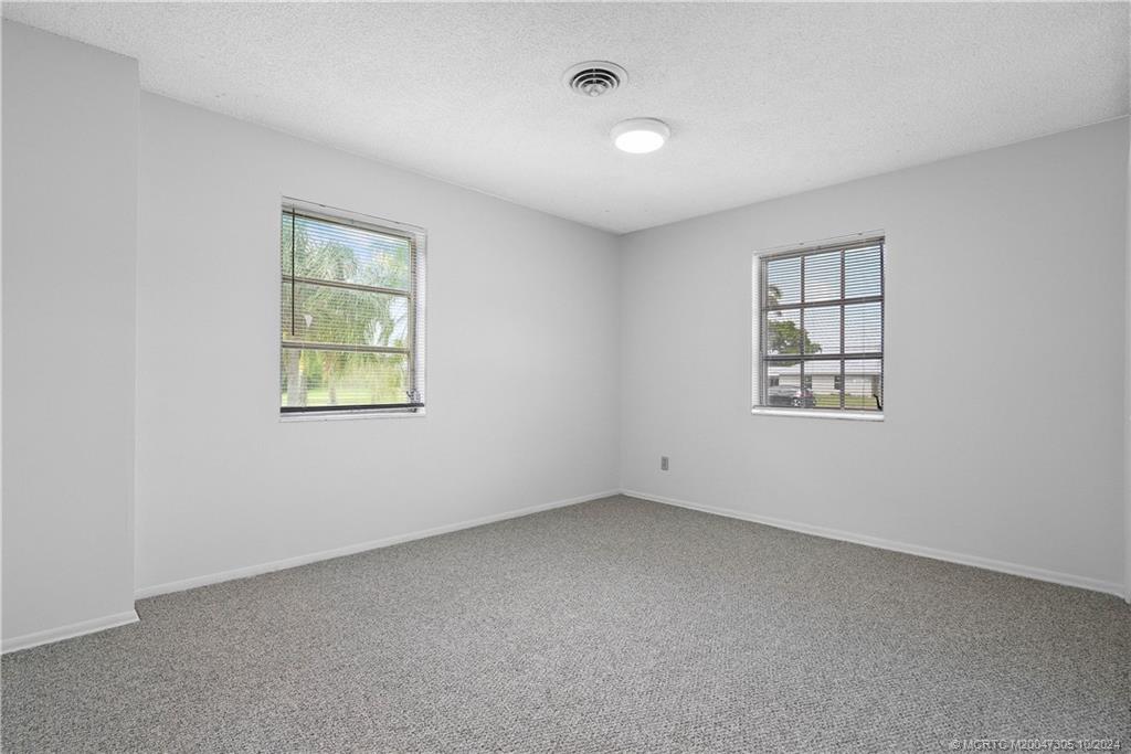 1620 NW River Trail