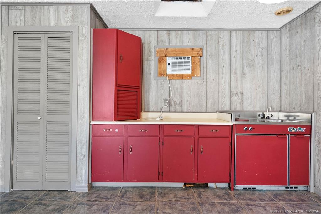 1620 NW River Trail