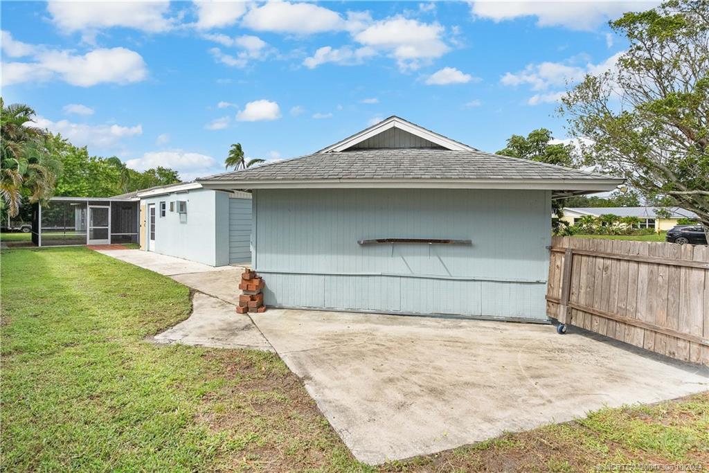 1620 NW River Trail