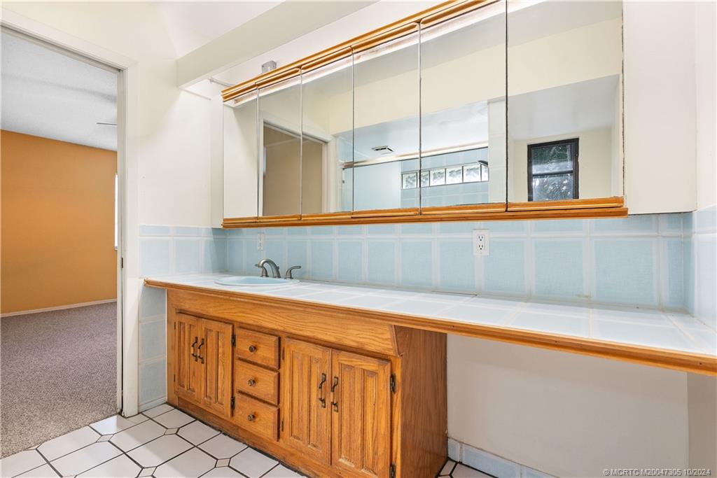 1620 NW River Trail