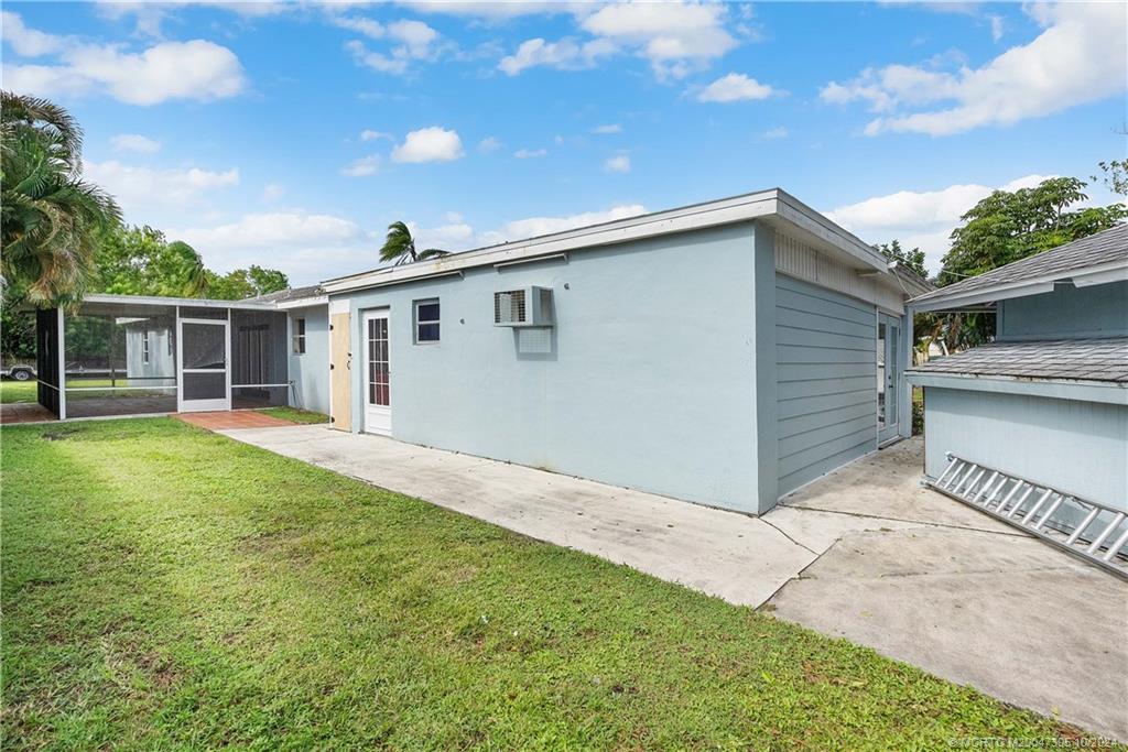 1620 NW River Trail