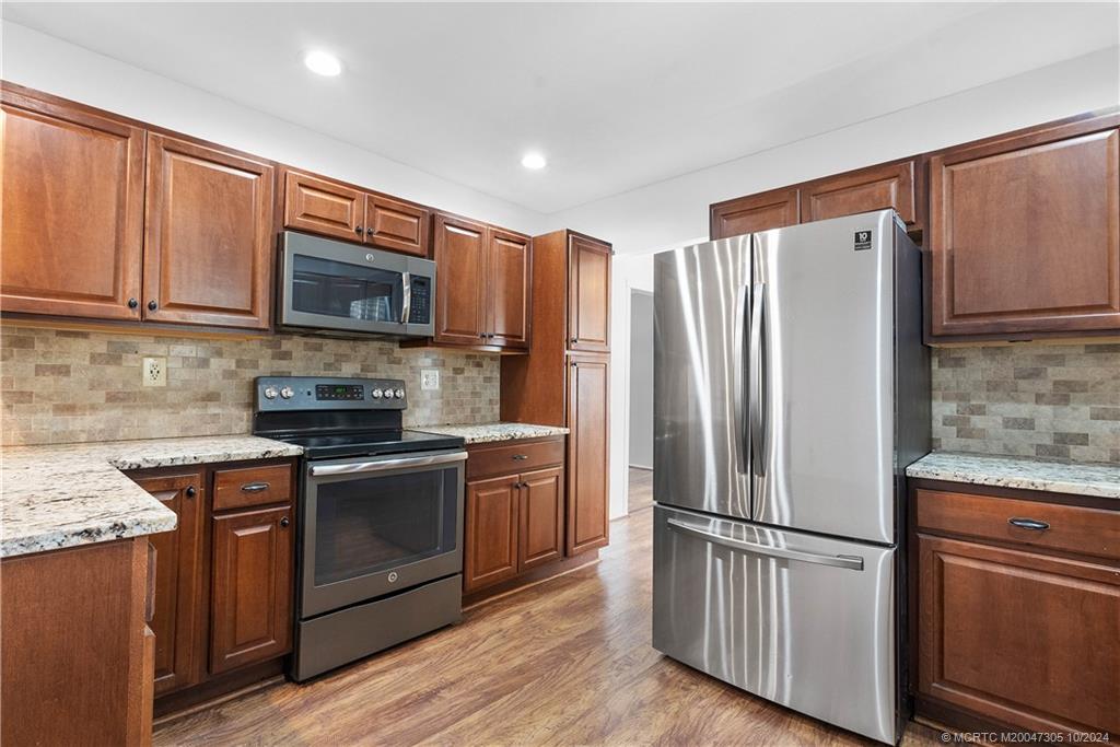 1620 NW River Trail