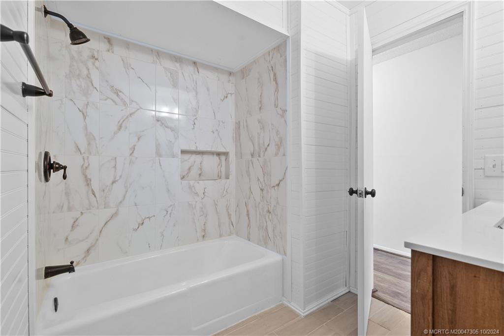 1620 NW River Trail
