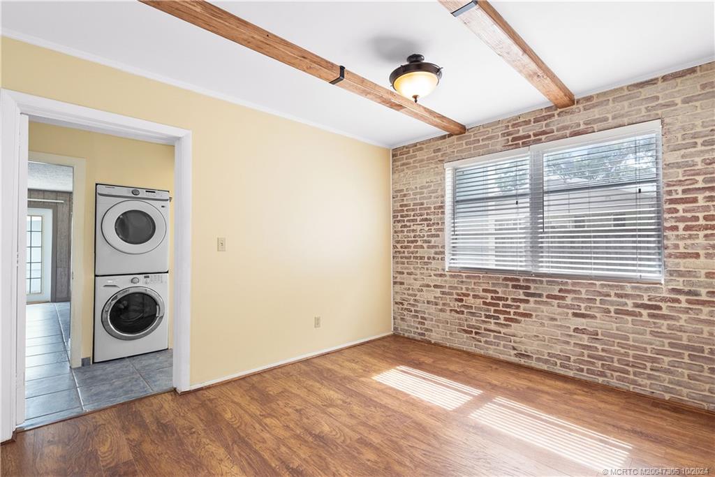 1620 NW River Trail