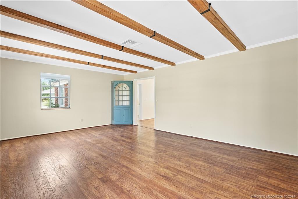 1620 NW River Trail