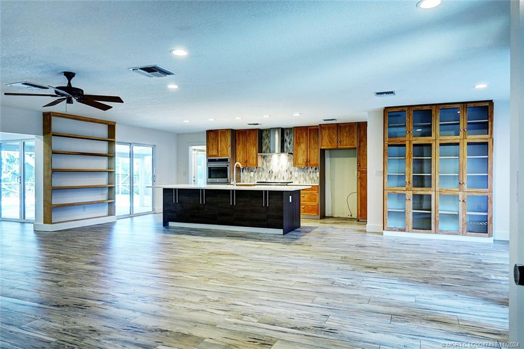 18 Palm Road