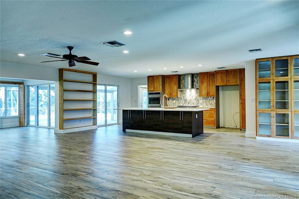 18 Palm Road