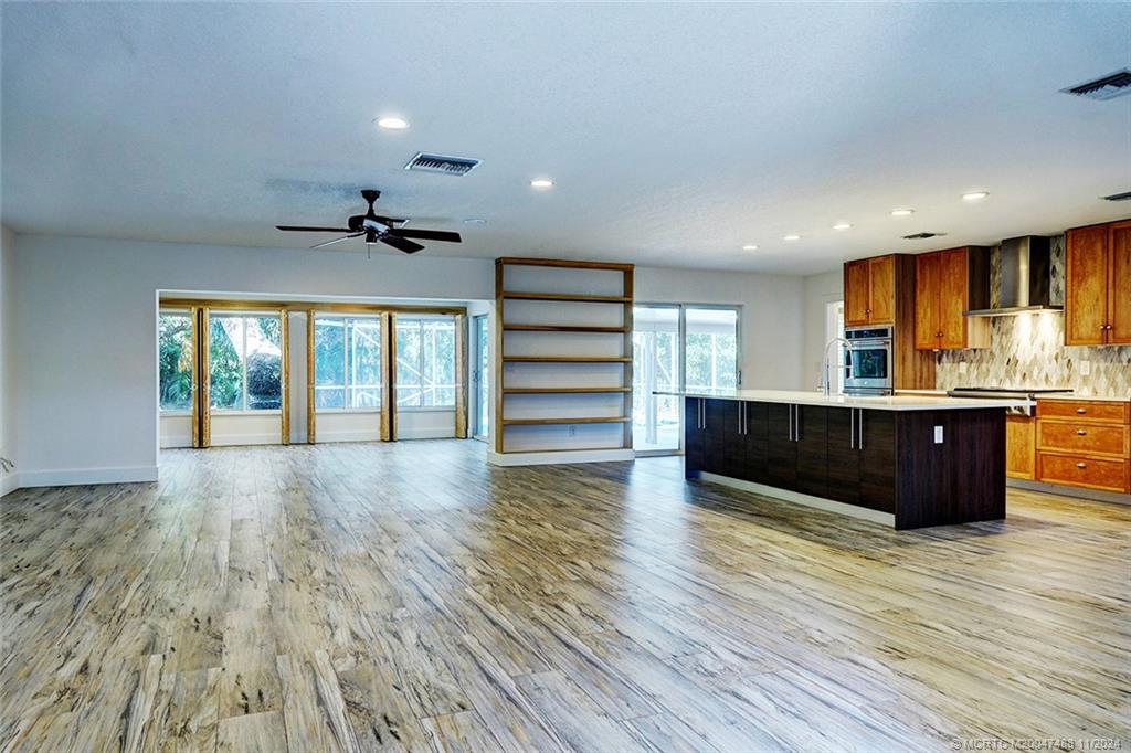 18 Palm Road