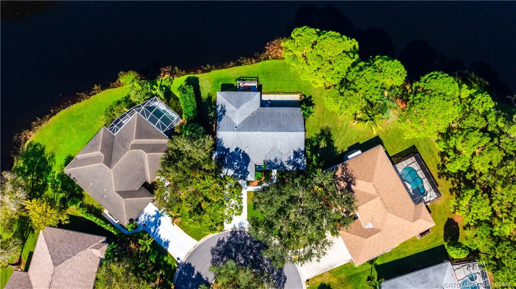 1127 SW Arrowhead Ct