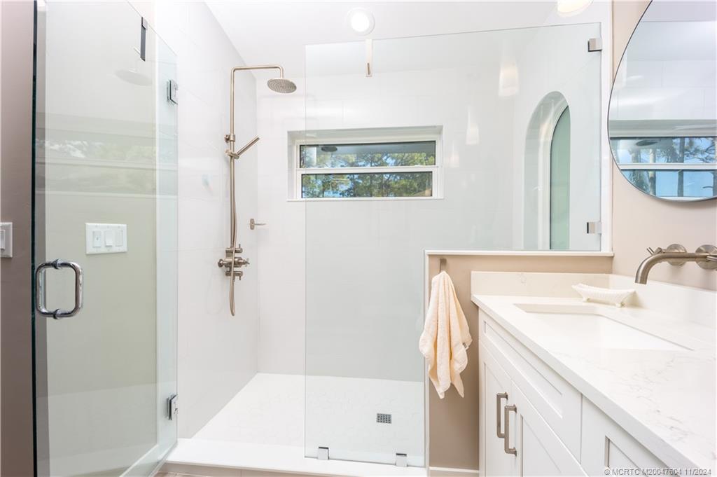 1127 SW Arrowhead Ct