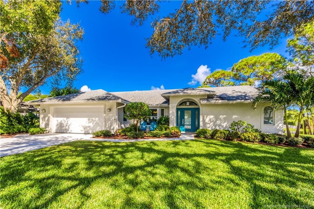 1127 SW Arrowhead Ct