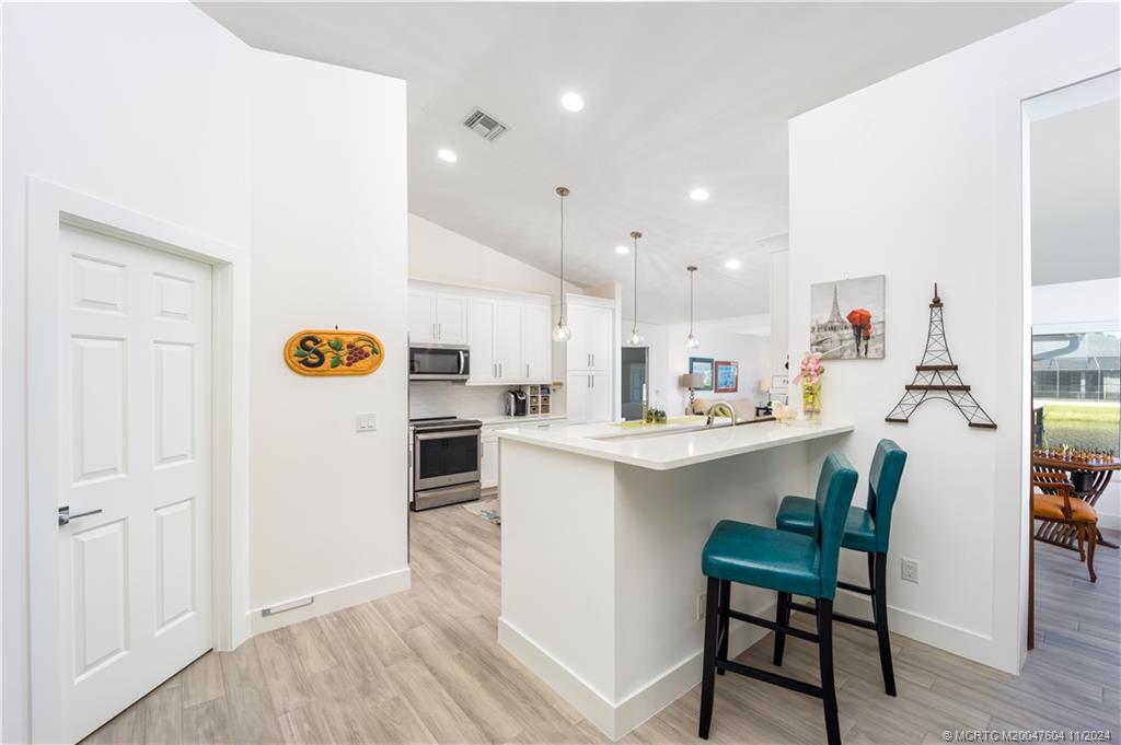 1127 SW Arrowhead Ct