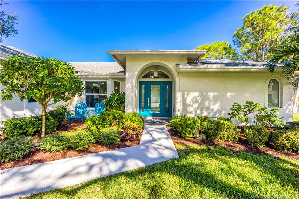 1127 SW Arrowhead Ct
